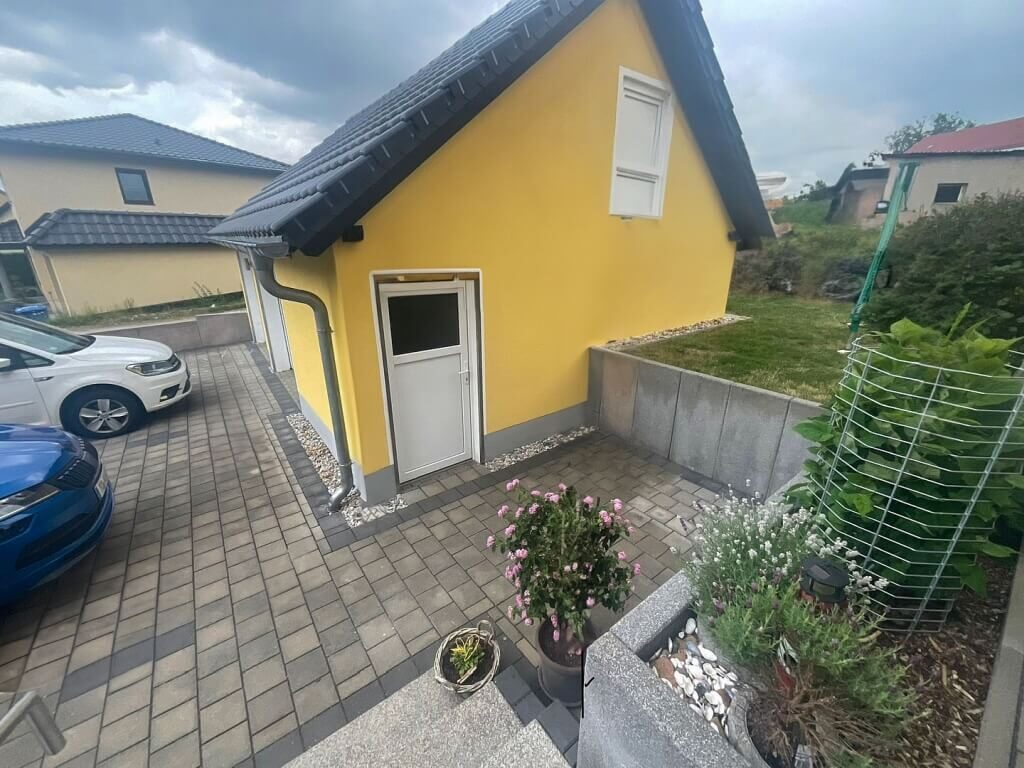 Montage der Terrassen Überdachung für Eingangstür in Dahlen