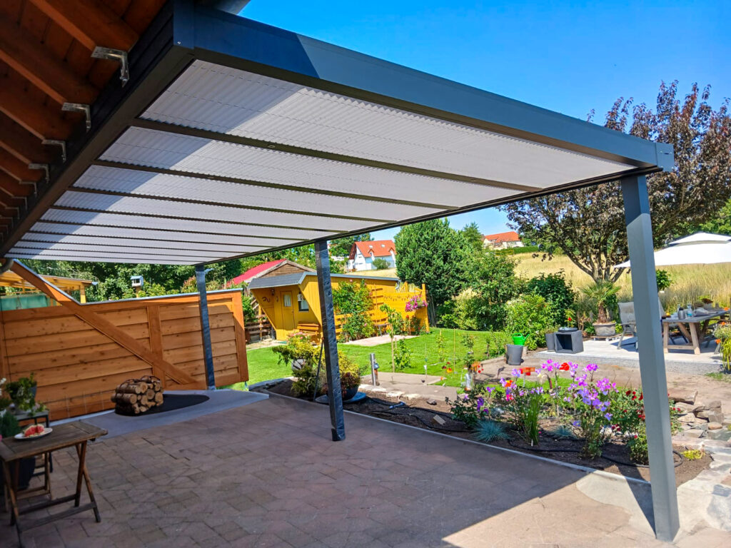 Montage der Terrassenüberdachung Leipzig Montage der Terrassenüberdachung Leipzig