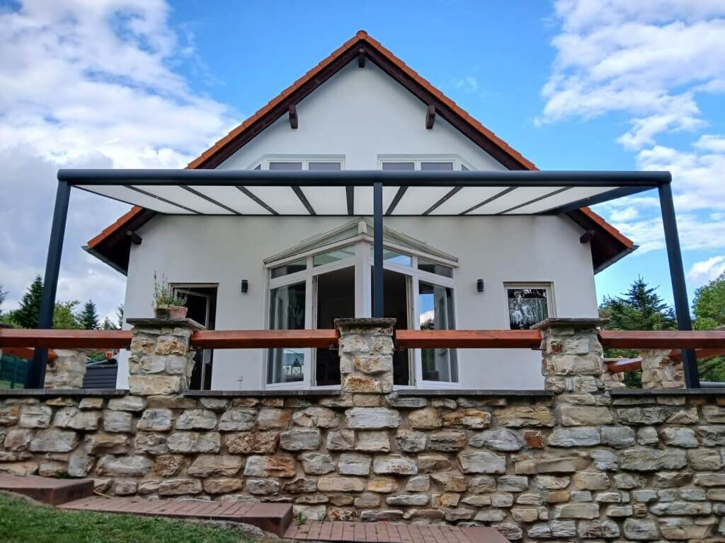 Terrasse günstig überdachen