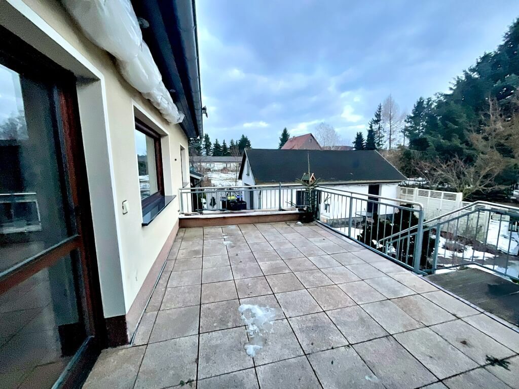 Montage der Terrassenüberdachung in Neukirch