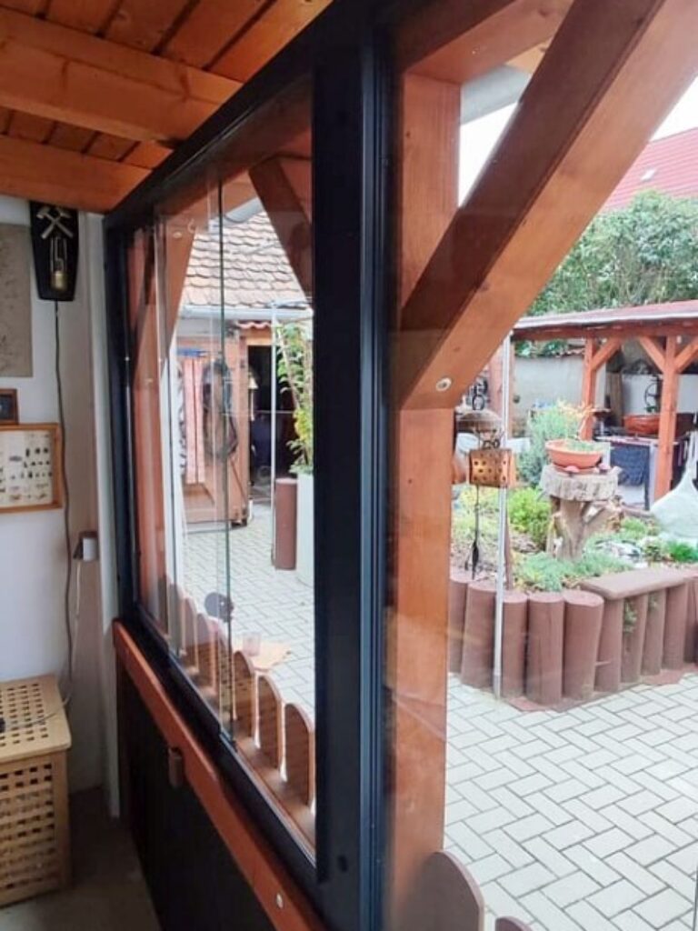 Montage eines Schiebefenstersystems in Stedten