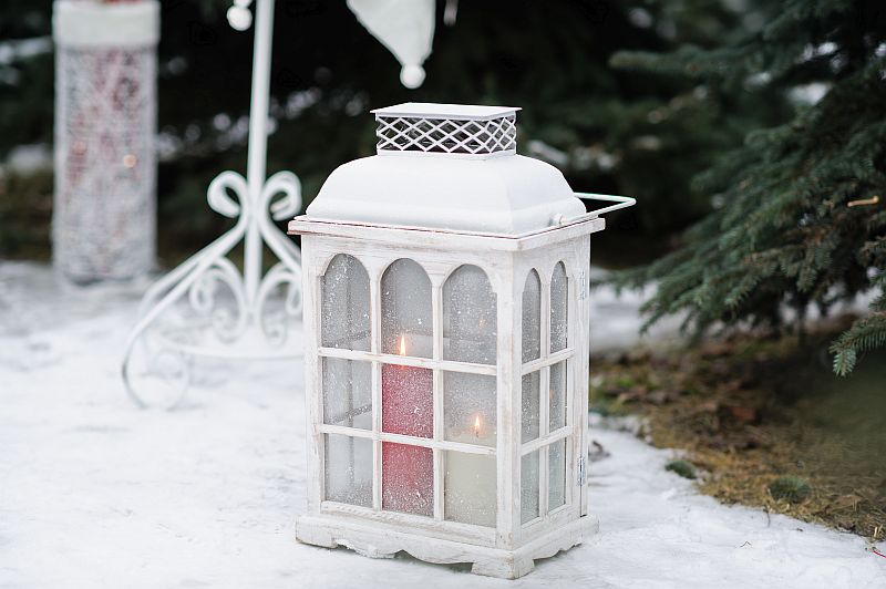 Laternen für winterliche Terrasse