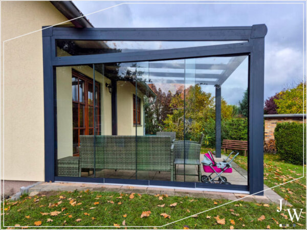 Rahmenloses Schiebeglassystem auf einer Seite – Terrassenüberdachung Neiße-Malxetal